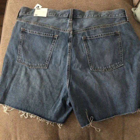 Old Navy Women's 18 Hi Rise Raw Hem Denim Blue Shorts - Picture 2 of 11